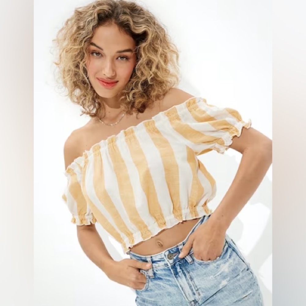 American Eagle off the shoulder top